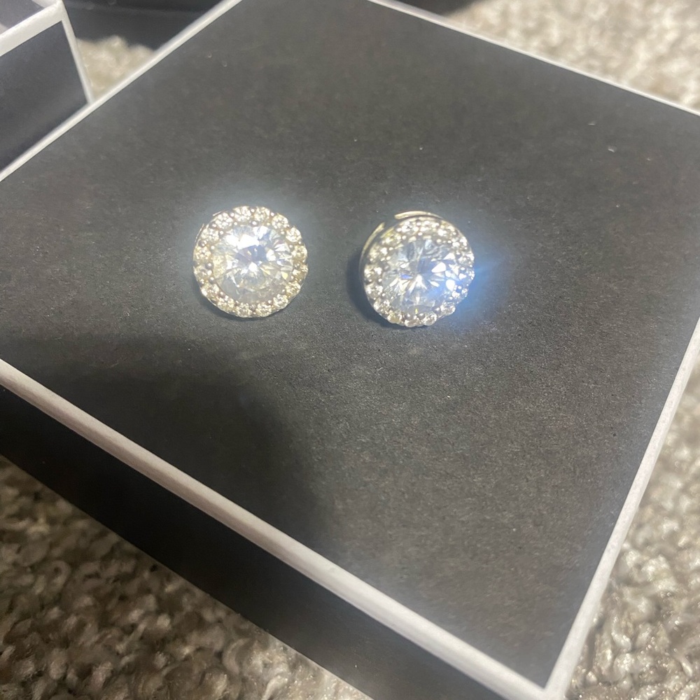 Sterling silver stud cubic zirconia earring